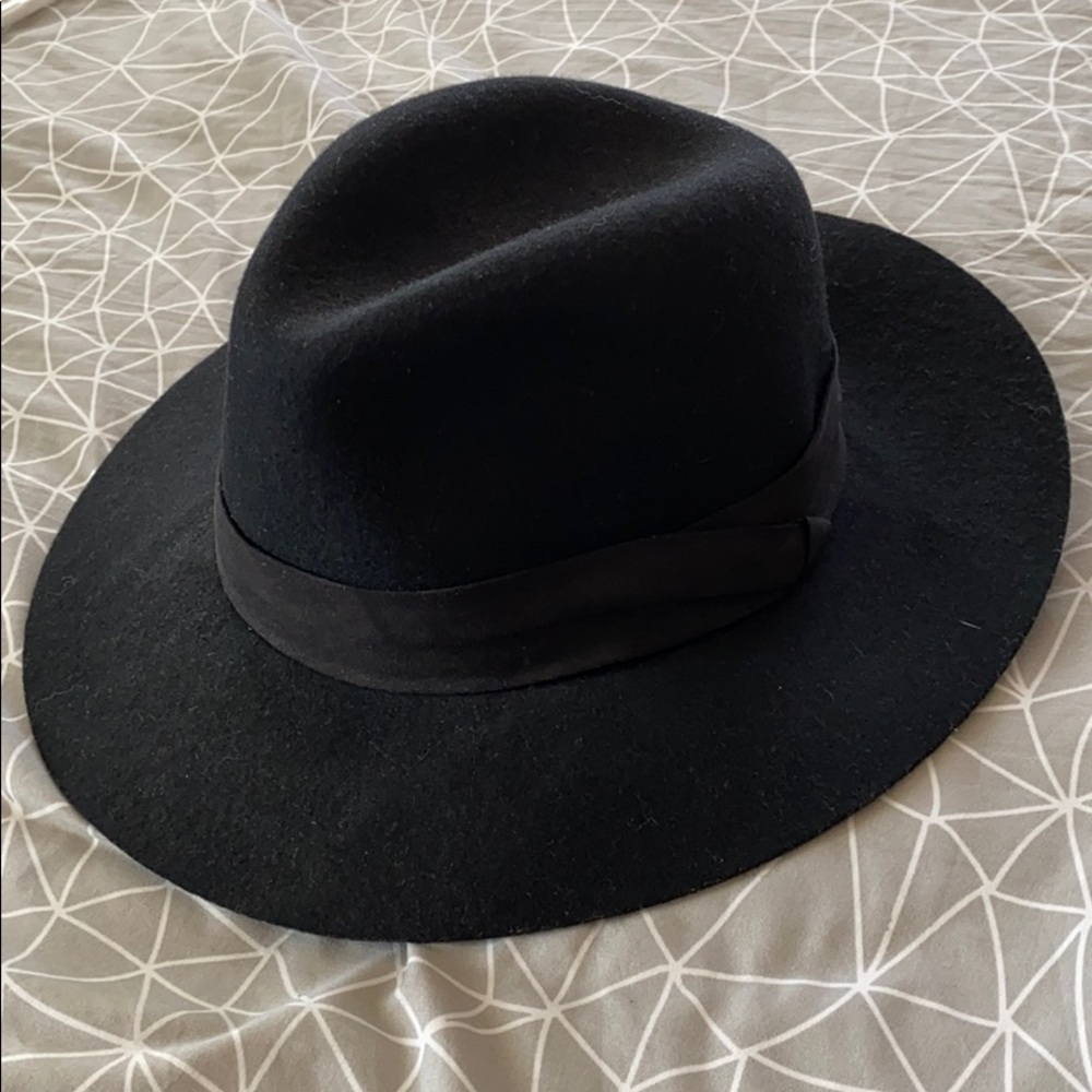 Back hat